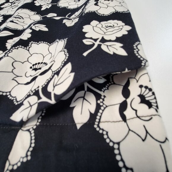 Vintage Ann Taylor Loft Black & White Floral Cotton Blend Print Skirt Size 8 Y2K - Picture 3 of 10